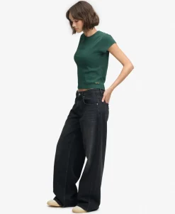 Athletic Essential T-Shirt