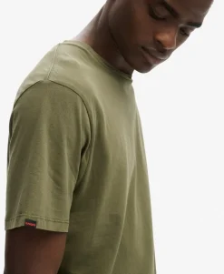 Classic Essential T-Shirt